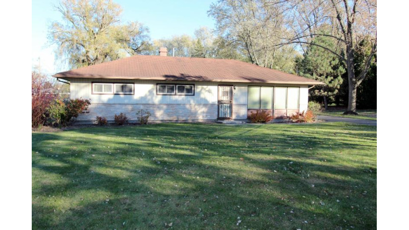 W162N9762 Mayflower Dr Germantown, WI 53022 by First Weber Inc - Menomonee Falls $159,900