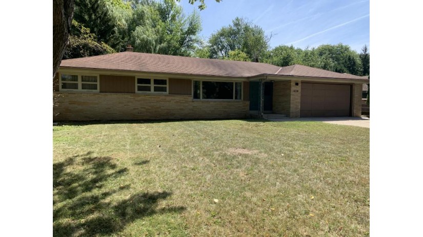 4238 N 95th St Wauwatosa, WI 53222 by First Weber Inc - Brookfield $212,900