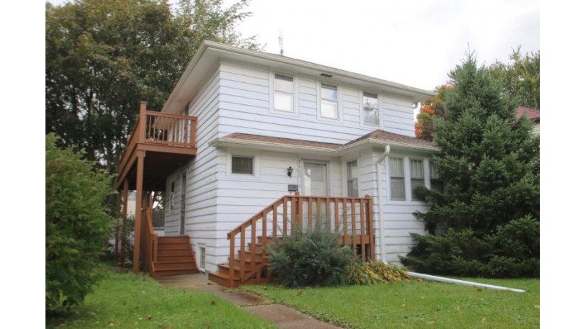 6663 W Chambers St Milwaukee, WI 53210 by Shorewest Realtors $118,000