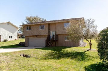 292 E Lakeview Dr, La Farge, WI 54639