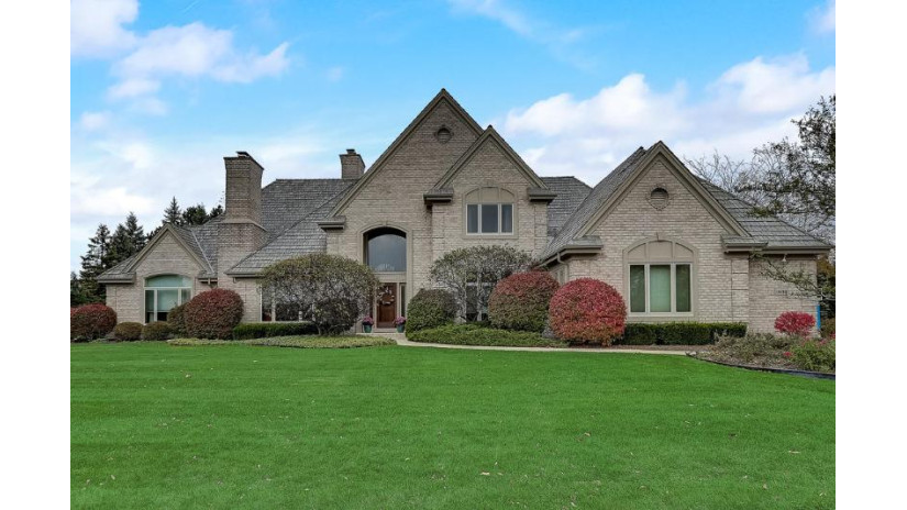 10610 N Wood Crest Ct Mequon, WI 53092 by Coldwell Banker Realty $1,100,000