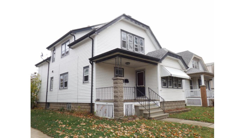 3242 S 7th St Milwaukee, WI 53215 by Whitten Realty $110,000