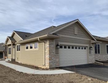 14640 W Hickory Hills Dr 1502, New Berlin, WI 53151