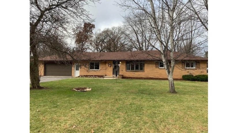 525 Oakwood Dr Hartland, WI 53029 by Realty Executives - Elite $289,900