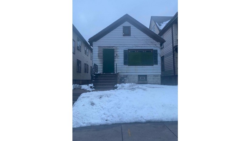 2023 S 14th St Milwaukee, WI 53204 by NON MLS $10,000