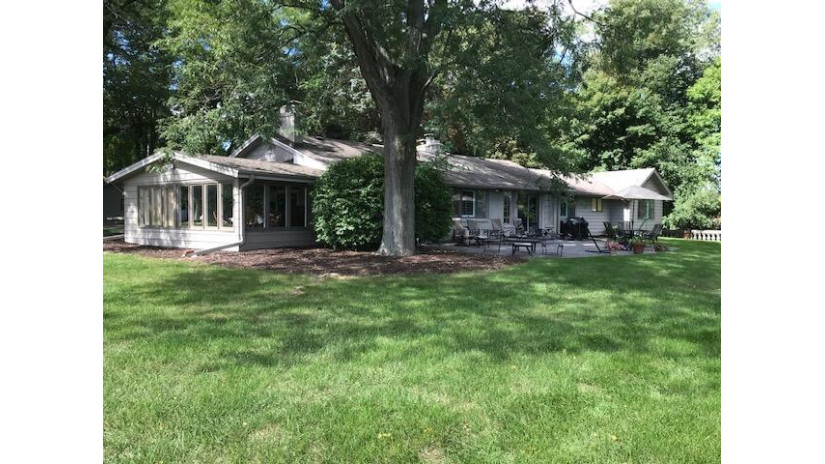 4608 W Deer Park Rd Oconomowoc, WI 53066 by First Weber Inc - Delafield $1,200,000