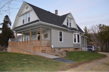 615 1st St, Plum City, WI 54761