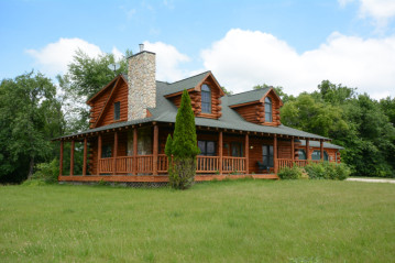 N6775 County Rd Dd, Spring Prairie, WI 53105