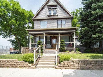 2132 W Highland Ave, Milwaukee, WI 53233-1114