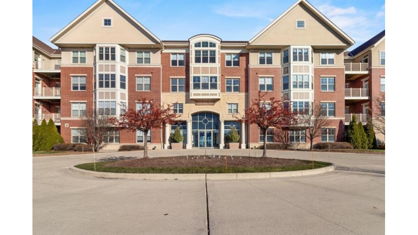 4110 S Lake Dr 136 Saint Francis, WI 53235 by Welcome Home Milwaukee $184,900