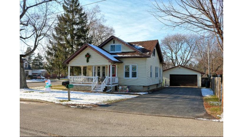 101 N Fairview Ave North Prairie, WI 53153 by Parkway Realty, LLC $249,900