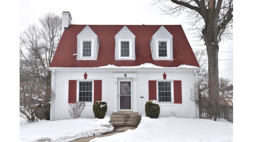 204 E Birch Ave Whitefish Bay, WI 53217 by Shorewest Realtors $299,900