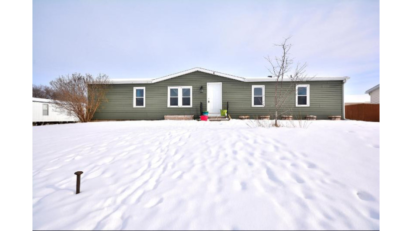 810 Collins St Clyman, WI 53016 by First Weber Inc - Brookfield $140,000