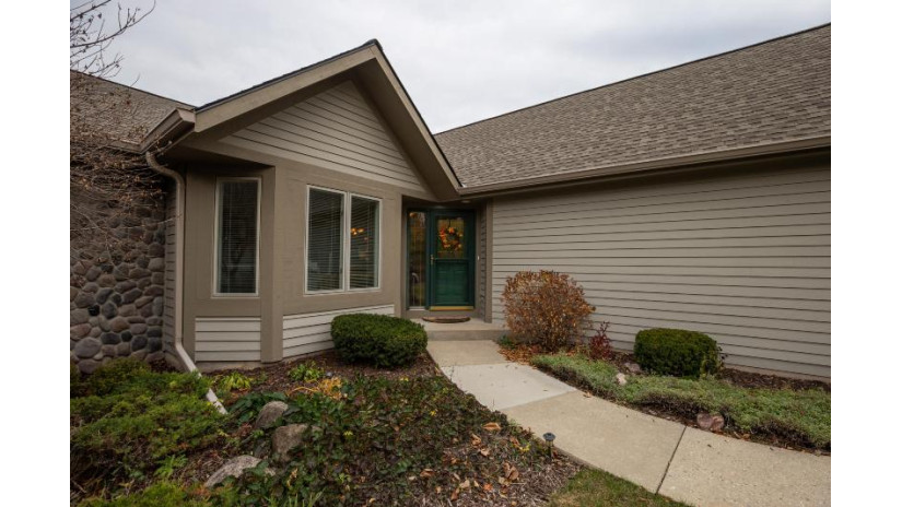 515 White Oak Trl 2 Hartland, WI 53029 by Keller Williams Realty-Lake Country $420,000