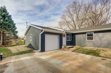 1127 Lewellen St, Marshall, WI 53559