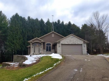 N4990 N Helenville Rd, Farmington, WI 53137-9739