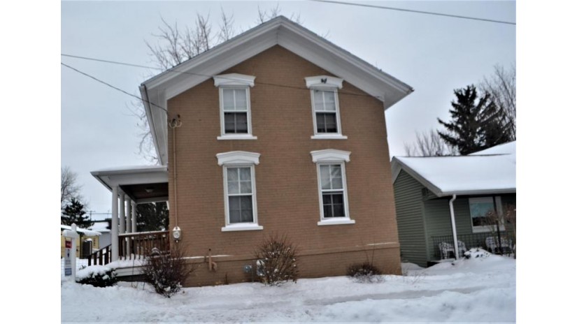 115 Lynn St Watertown, WI 53098 by RE/MAX Realty Center $129,900