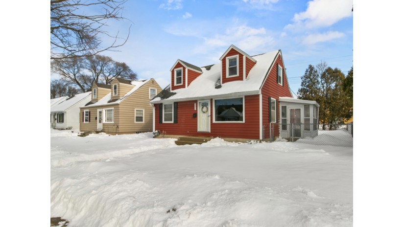 3334 N 77th St Milwaukee, WI 53222 by Shorewest Realtors $144,500