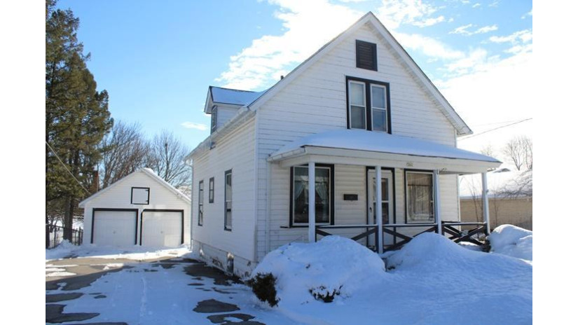 391 W State St Burlington, WI 53105 by RE/MAX Premier Properties $164,900