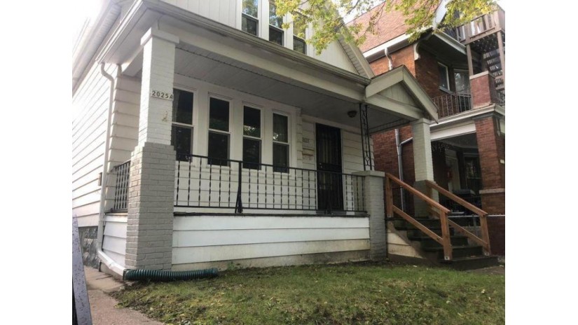 2025 S 15th St 2025A Milwaukee, WI 53204 by Homestead Realty, Inc $137,000