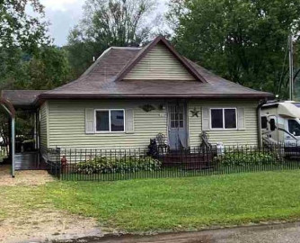 121 N 3rd St, Readstown, WI 54652