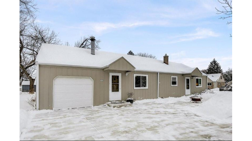 1447 S 170th St New Berlin, WI 53151 by Steel Horse Realtor LLC $224,900