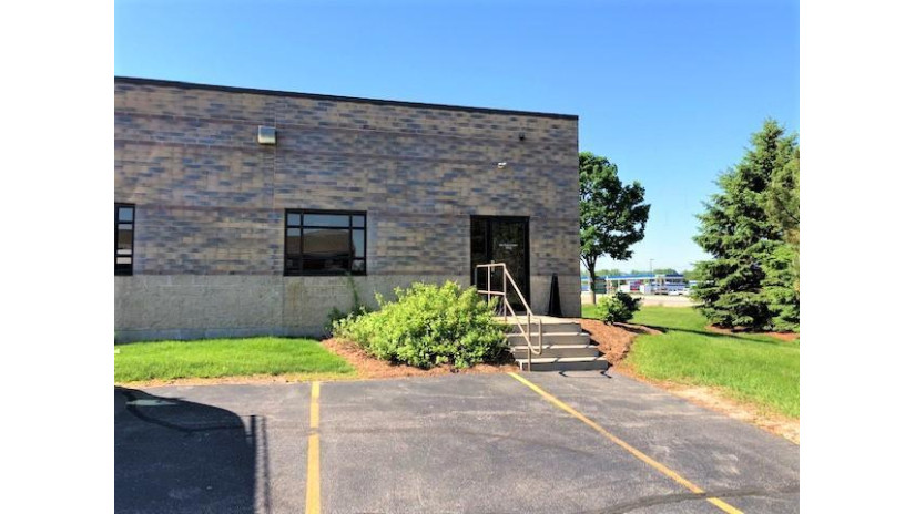 204 E Commerce Ct 2 Elkhorn, WI 53121 by @properties $2,753