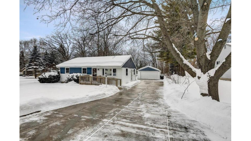 7769 W High St Franklin, WI 53132 by Realty Experts $249,900