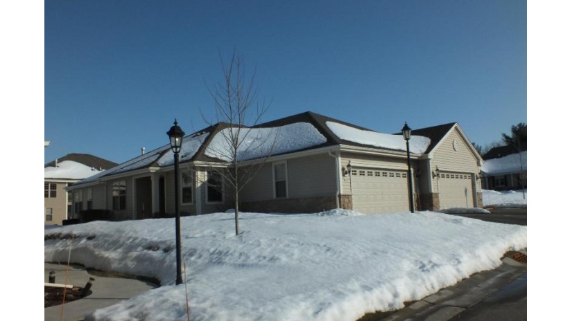479 Woodfield Cir Waterford, WI 53185 by Coldwell Banker HomeSale Realty - New Berlin $288,500