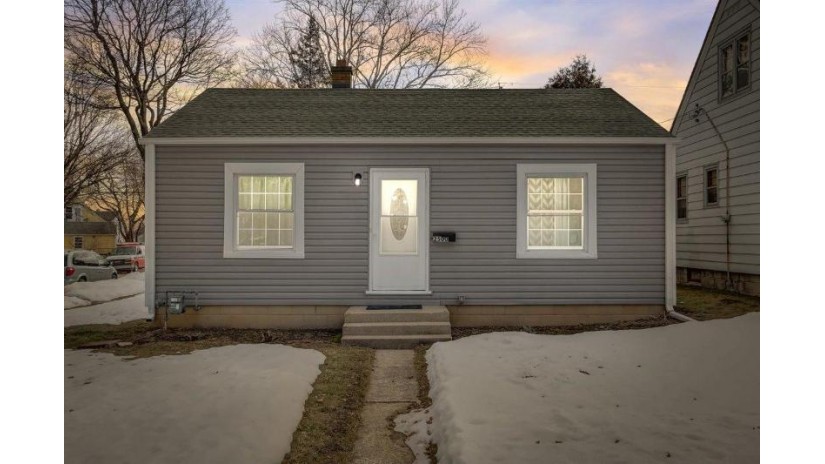 2500 S 71st St West Allis, WI 53219 by Keller Williams Prestige $139,900