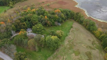 W1789 Froelich Rd, Sullivan, WI 53178