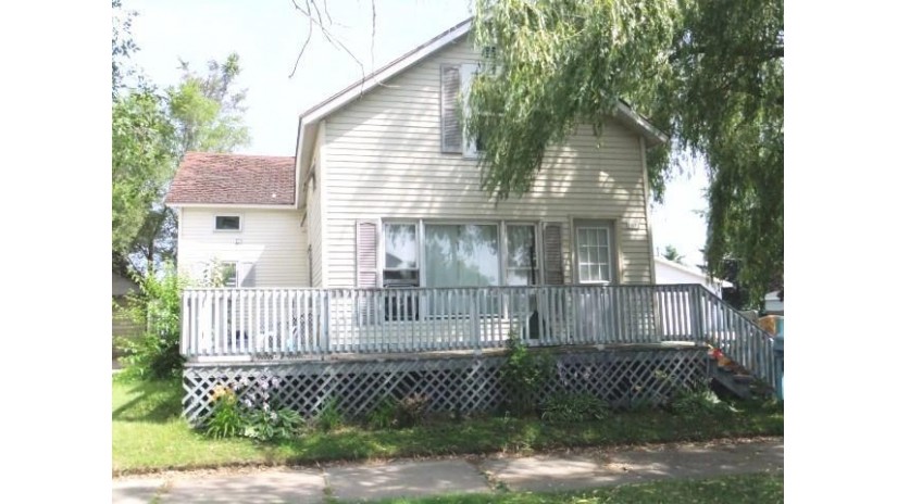 1012 8th Ave Menominee, MI 49858 by Broadway Real Estate $74,900