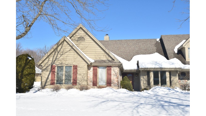 18910 Stonehedge Dr A Brookfield, WI 53045 by Shorewest Realtors $359,900