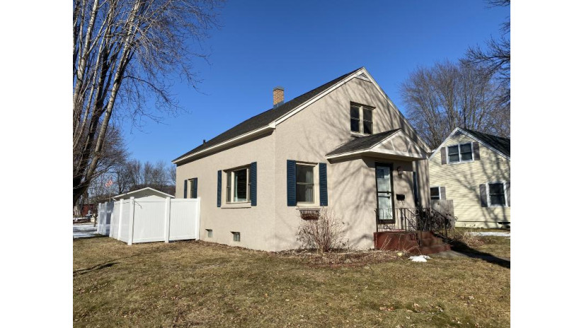 2701 Ray Pl La Crosse, WI 54601 by Gerrard-Hoeschler, REALTORS $215,000