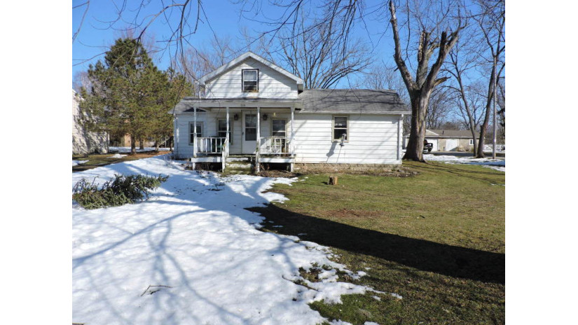 129 Sharon St Darien, WI 53114 by Shorewest Realtors $75,000