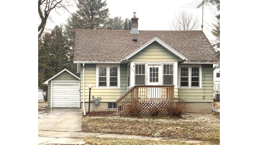 624 Calumet Ave Kiel, WI 53042 by CRES $109,900