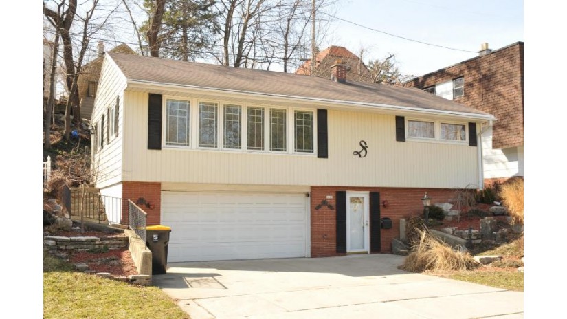 1405 Martha Washington Dr Wauwatosa, WI 53213 by Anderson Real Estate Services $199,900