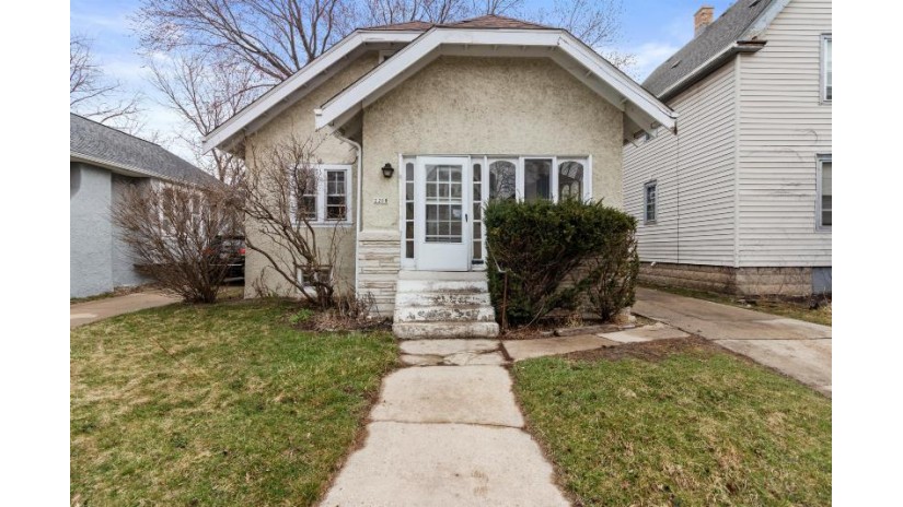 2208 N 55th St Milwaukee, WI 53208 by Realty Dynamics $124,900