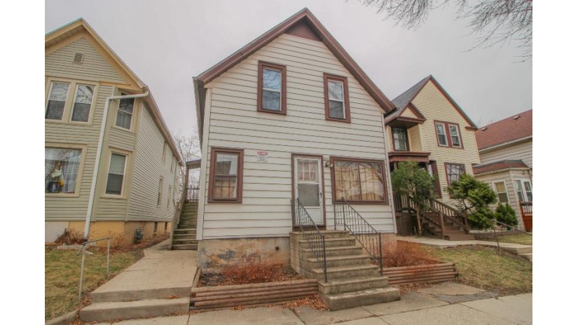 1043 S 31st St Milwaukee, WI 53215 by Redefined Realty Advisors LLC $144,900