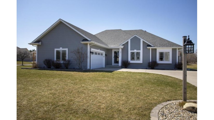 1204 Berry Patch Ln Mukwonago, WI 53149 by Realty Executives - Integrity $435,000