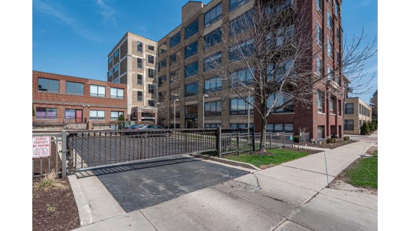 234 E Reservoir 101 Milwaukee, WI 53212 by 3rd Coast Real Estate $289,000