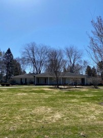 5340 Wind Point Rd, Wind Point, WI 53402-2323