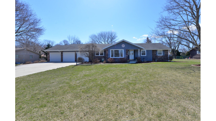 4621 Phoebe Ln Mount Pleasant, WI 53405 by Shorewest Realtors $289,900