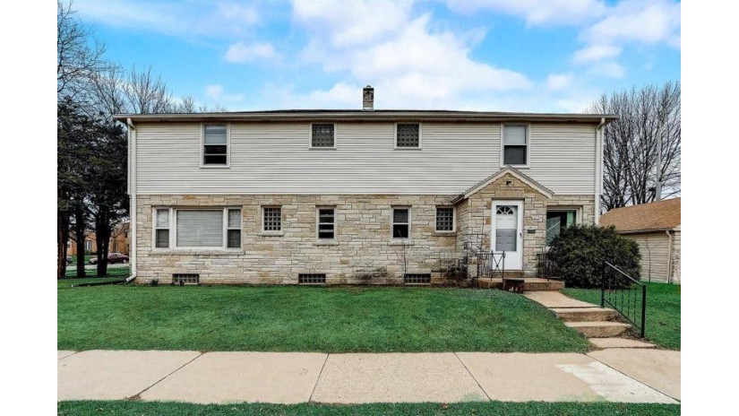 4543 N Ardmore Ave Shorewood, WI 53211 by Powers Realty Group $399,900