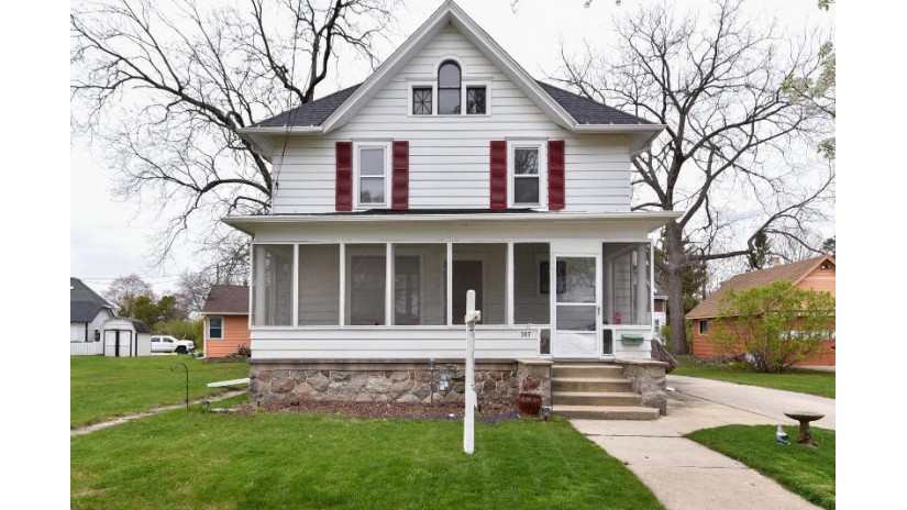 307 Grand Ave Mukwonago, WI 53149 by Realty Executives Integrity~Cedarburg $199,900