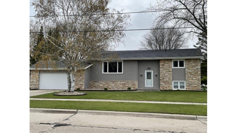 1525 Kellner St Manitowoc, WI 54220 by NON MLS $239,500