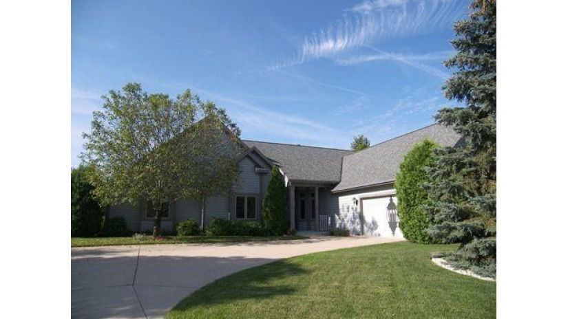 1044 Hillwood Blvd Pewaukee, WI 53072 by First Weber Inc - Delafield $429,000