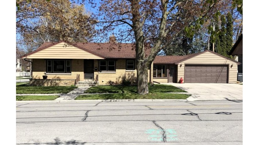 2647 N 6th St Sheboygan, WI 53083 by The Kramer Group LLC $180,000