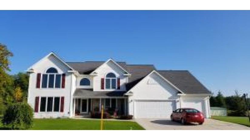 404 Stoney Brook Dr Manitowoc, WI 54220 by Action Realty $469,900