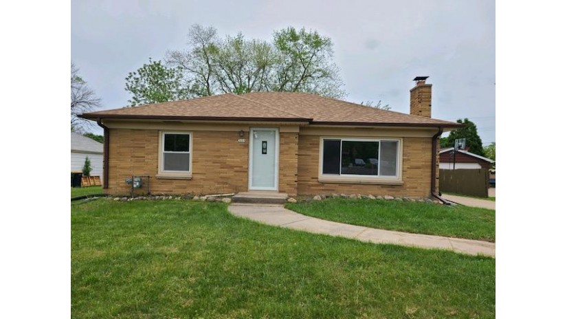 3004 S 84th St West Allis, WI 53227 by RE/MAX Realty Pros~Milwaukee $211,000